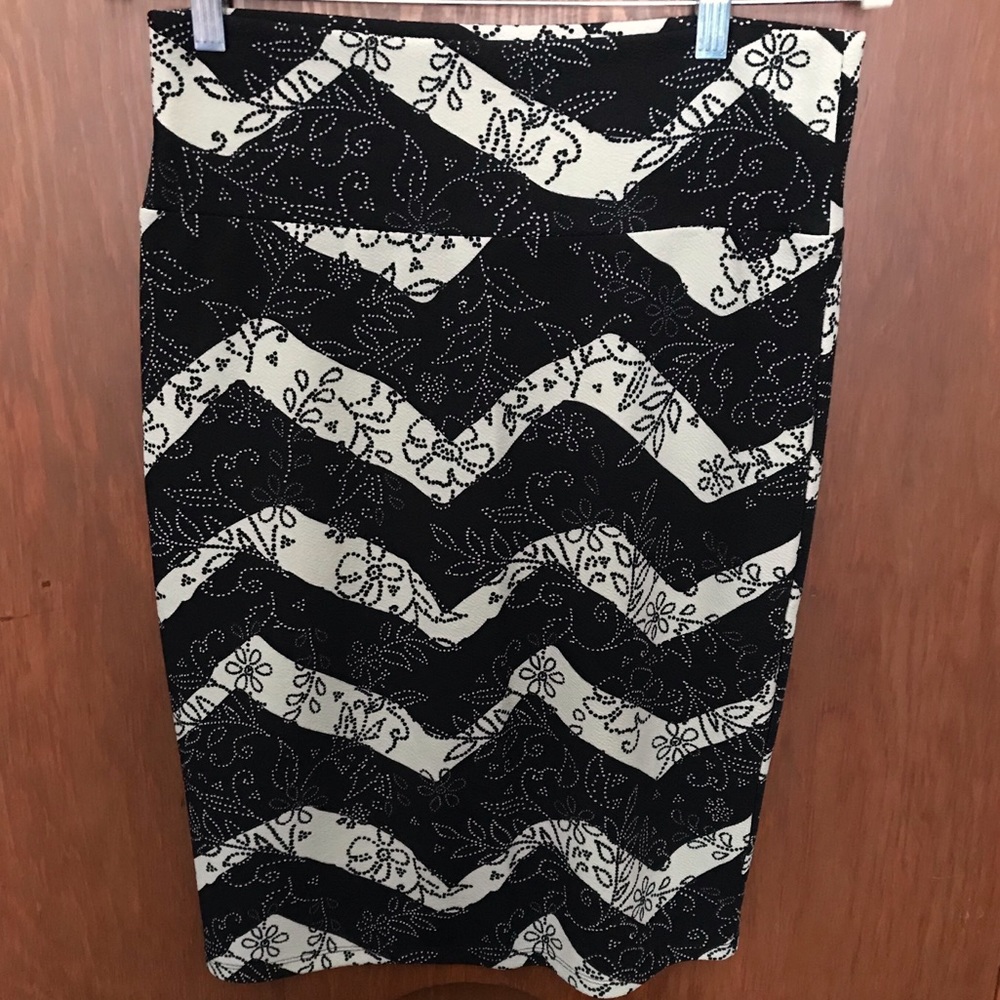 LuLaRoe skirt